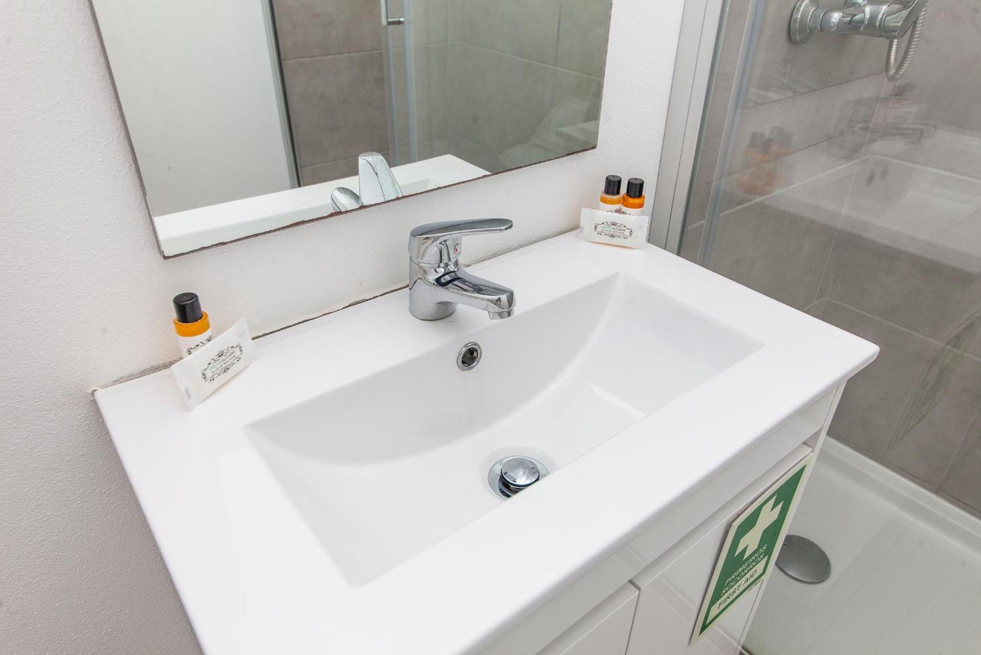 Vasco Da Gama Apartments Lagos Bilik gambar